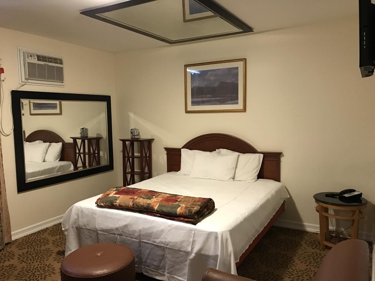 Waterbury Big Apple Motel Exterior foto